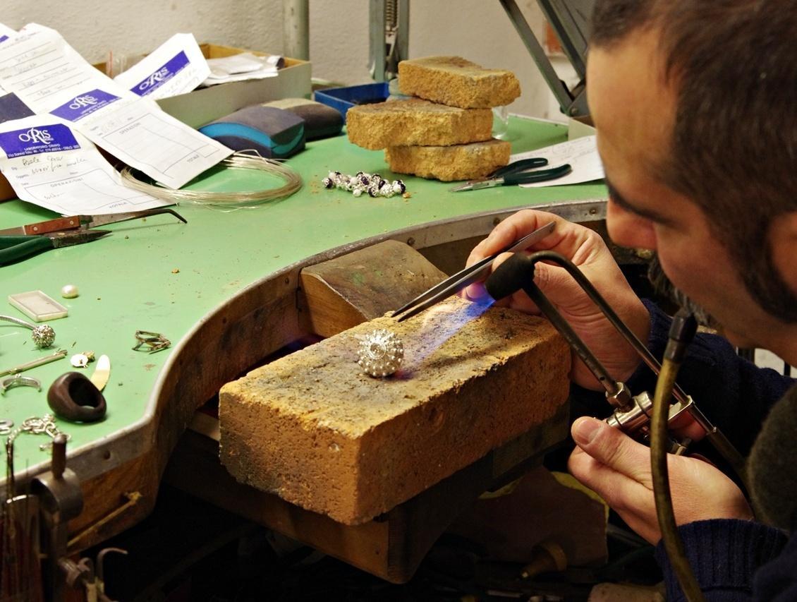 Artigianato artistico laboratori e botteghe in vetrina a Natale 