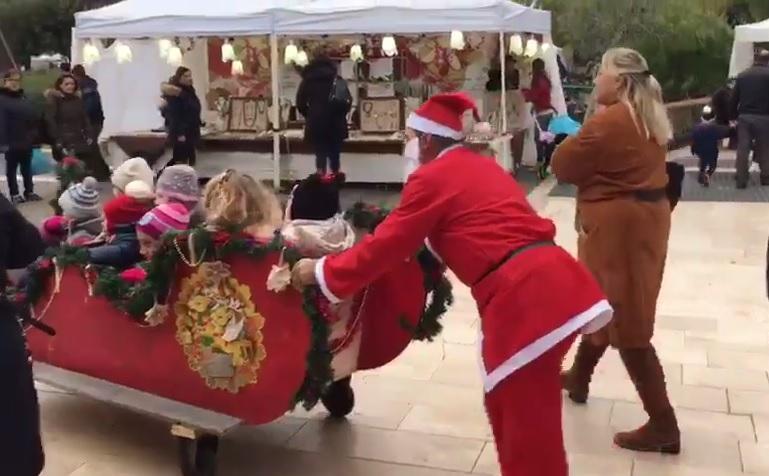 L'arrivo di Babbo Natale (foto rosas)