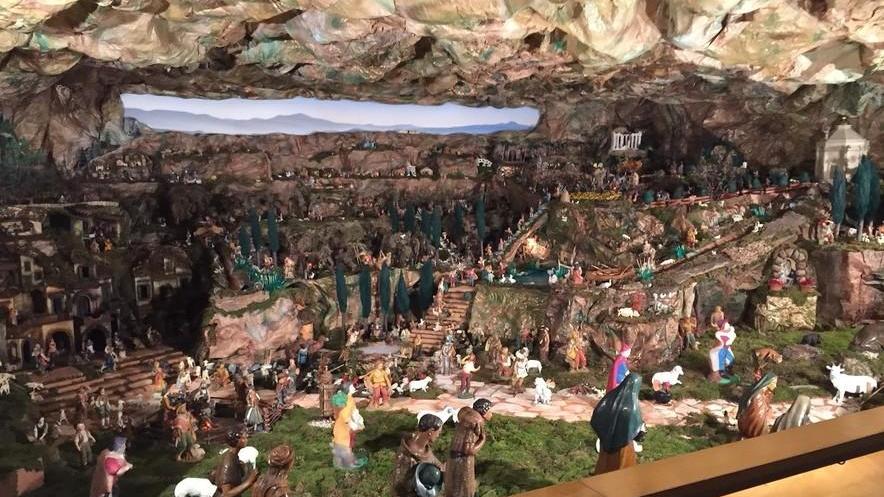 Tra arte e devozione la magia del presepe avvolge la Maremma