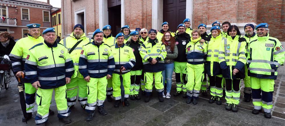 Vescovo e bersaglieri aprono le celebrazioni natalizie
