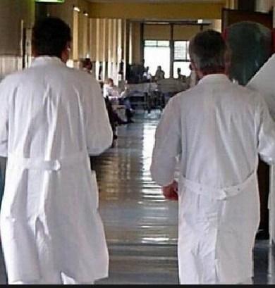Modena, medici in sciopero: «Salviamo la Sanità» 