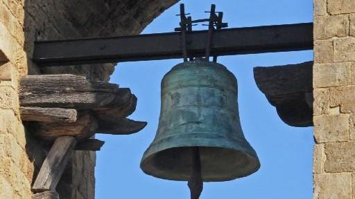 La campana della torre di San Cristoforo in piazza Roma