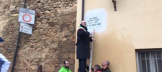 Inaugurata via monsignor Piazzi