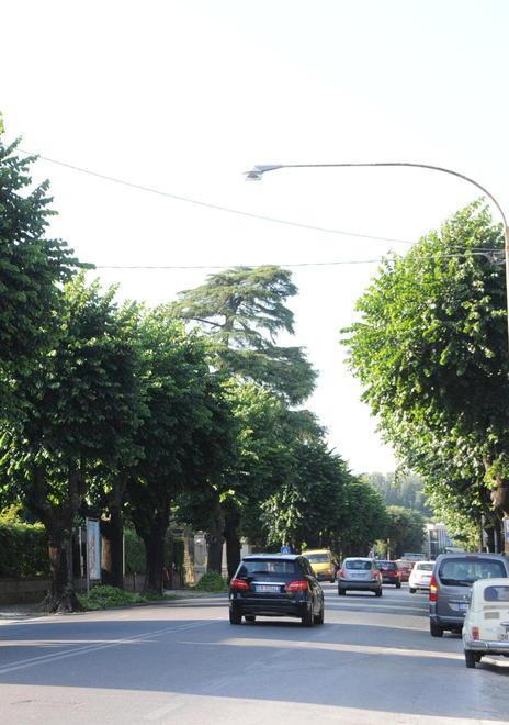 Operaio aggredito da uno sconosciuto che cerca di rapinarlo 