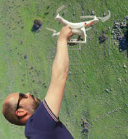 S’archeòlogia cun sos drones chirchende gigantes interrados 