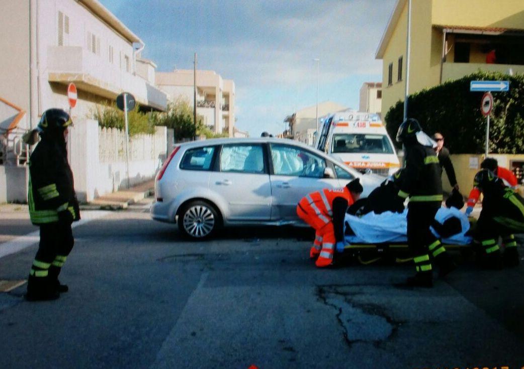 Auto contro moto, gravissimo un 37enne 