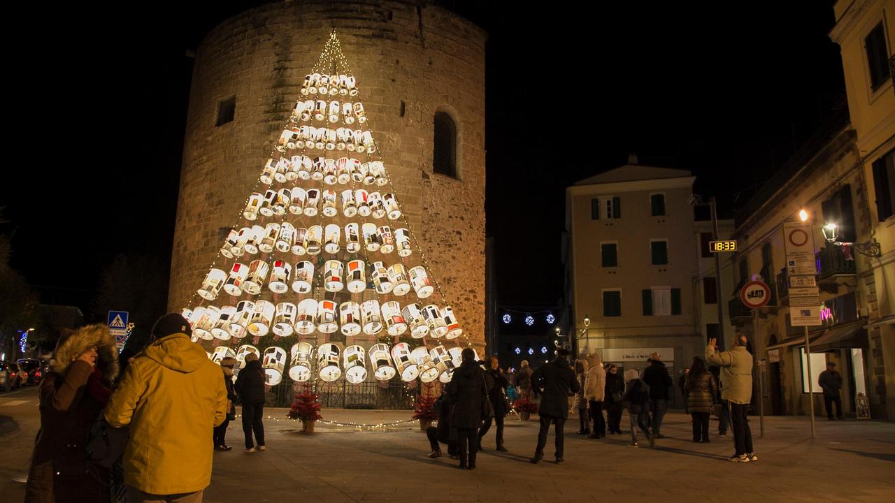 L'albero di Natale di Porta Terra (foto Gabrielli)