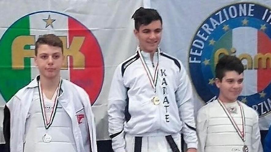 Corassori a forza quattro Costanzo sempre campione