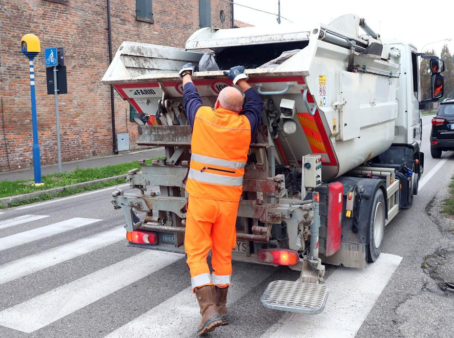 Rifiuti e tariffa su misura Incontro sul porta a porta 