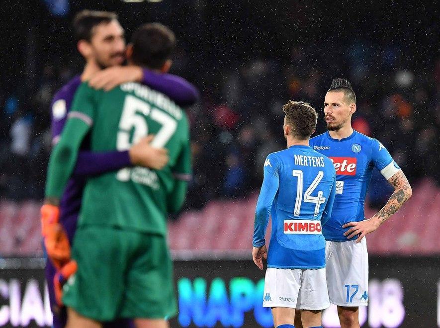 Il Napoli stenta anche contro la Viola 