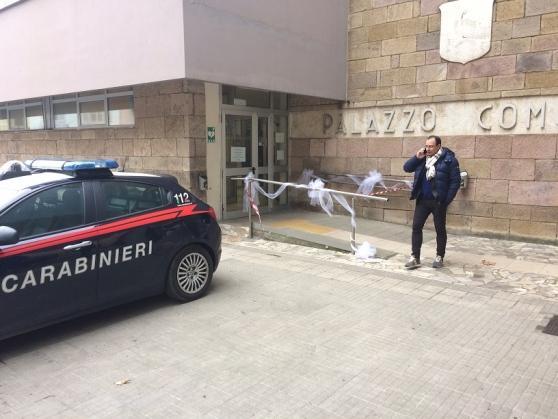 Colpo grosso in Comune. Rubano e se ne vanno con l’auto di servizio 