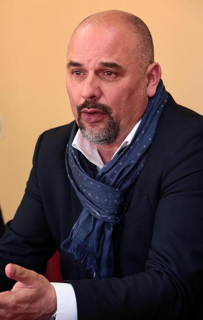 Masetti respinge le critiche «Giusto chiudere le scuole»
