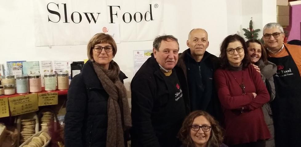 Le bontà locali Slow Food sotto l’albero di Vignola 