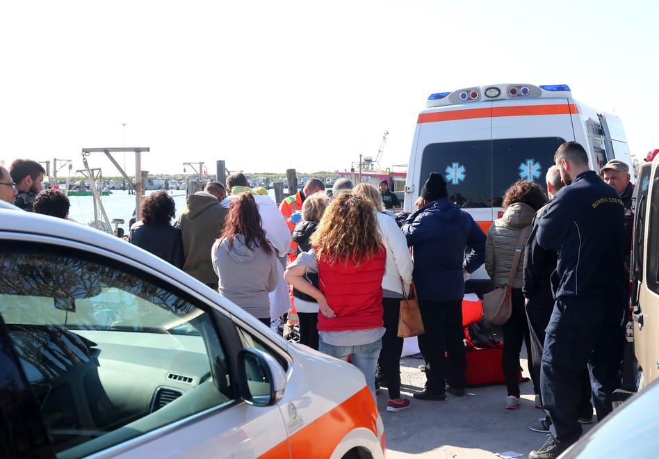 Malore in porto, grave un pescatore 