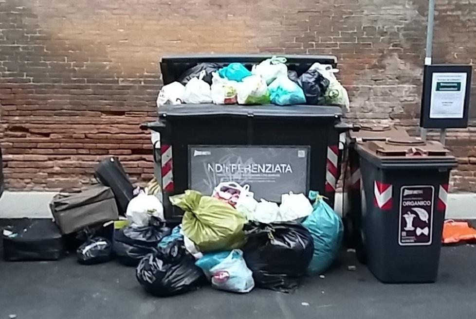 Ancora caos rifiuti Scontro in consiglio su tariffe e metodo