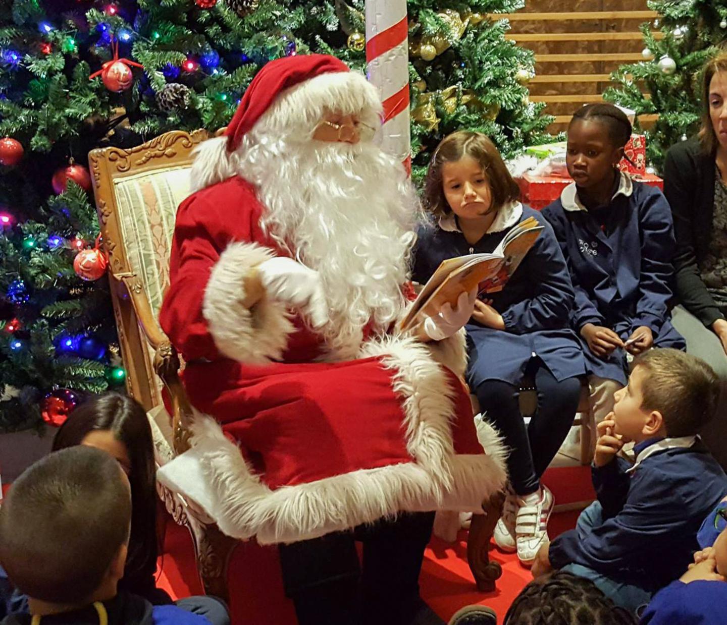 Al centro il villaggio di Babbo Natale