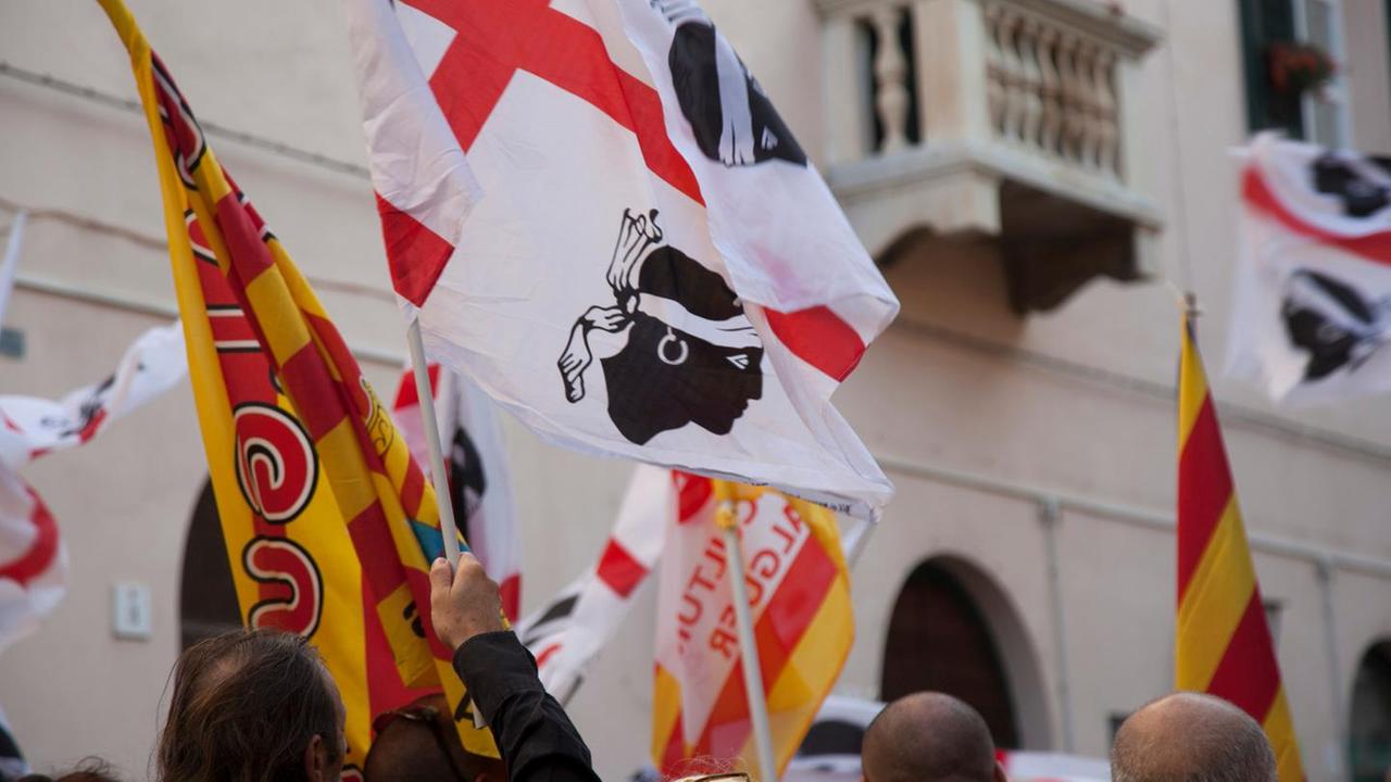 Mario Bruno si allea con gli ex sindaci di Alghero: «La Generalitat riaprirà» 