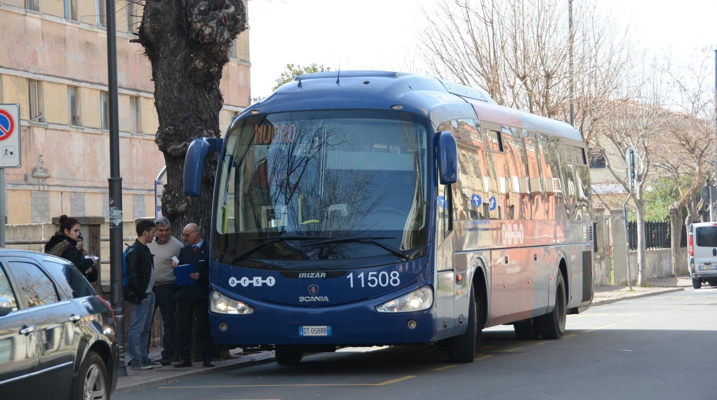 Scippo davanti al bus: in aula l’autista che inseguì il ladro 