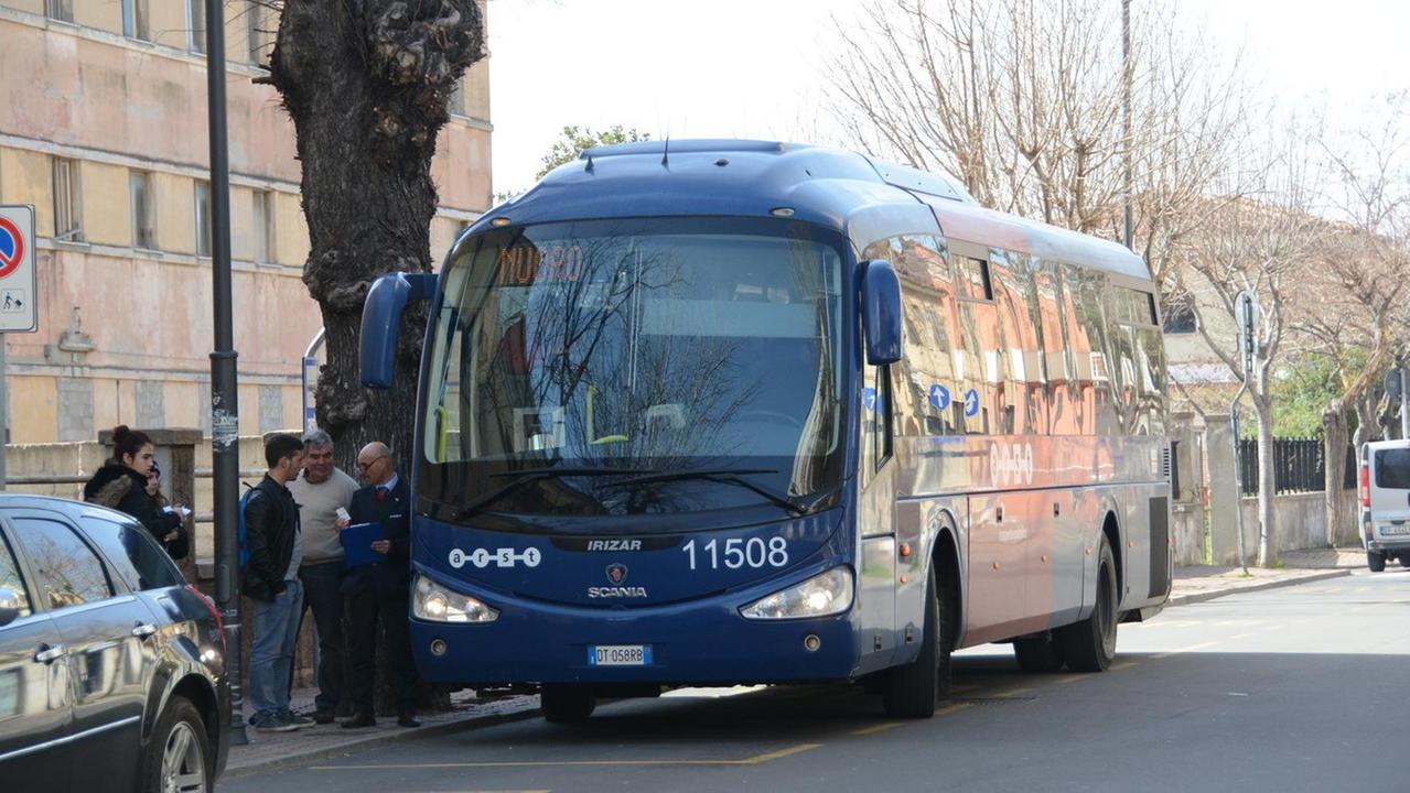 Scippo davanti al bus: in aula l’autista che inseguì il ladro