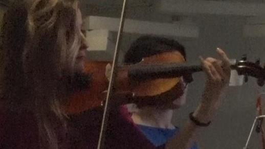 Modena, musica per i pazienti violino e clarinetto entrano in corsia a Baggiovara