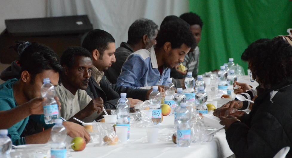 Migranti in arrivo a Capriglia raccolta di firme contro di loro 