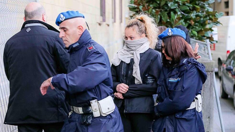 Nuovi guai per la donna che sparò all’ex