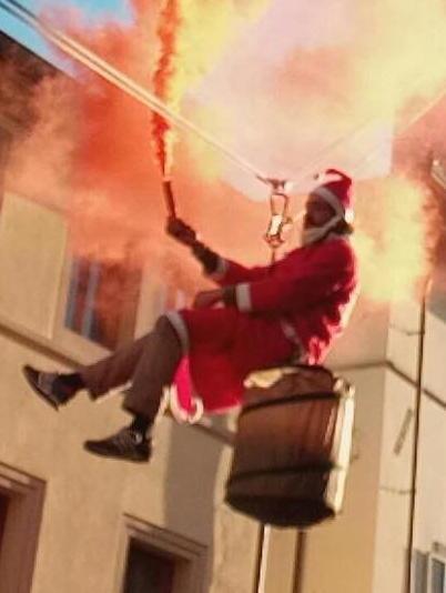Babbo Natale scende dalla Torre Due giorni di eventi in centro