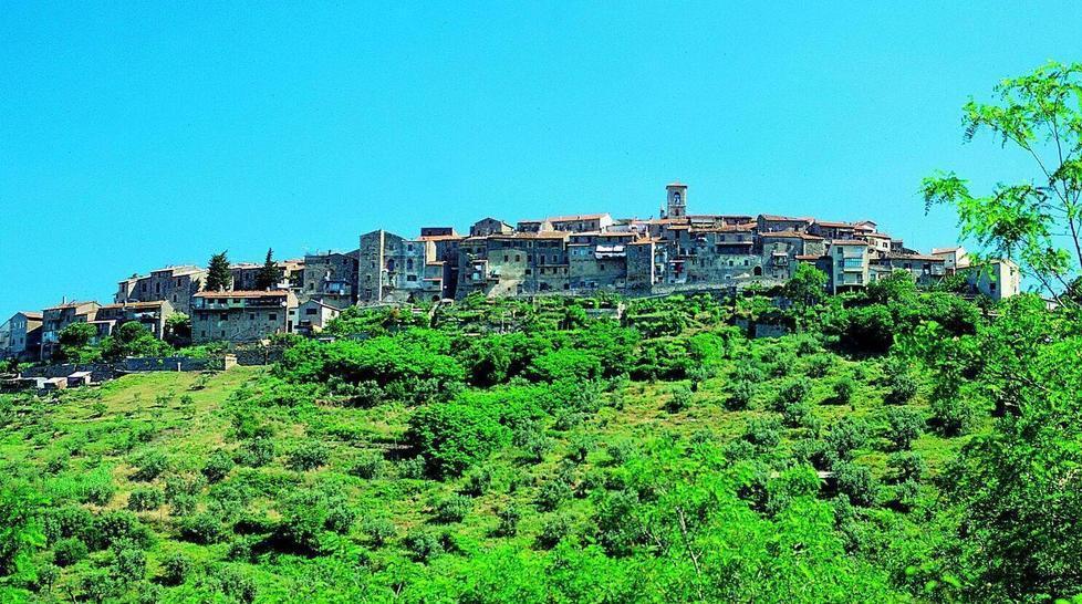 Tassa di soggiorno, è bufera 