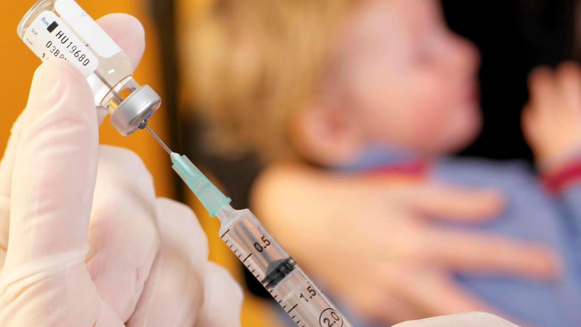 Caos vaccini obbligatori si allunga la lista d’attesa 