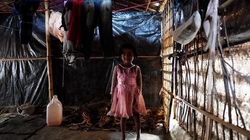 Il dramma dei Rohingya: 6700 uccisi in un mese, 730 sono bimbi sotto i 5 anni 