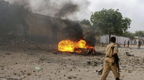 Somalia:kamikaze contro polizia,10 morti