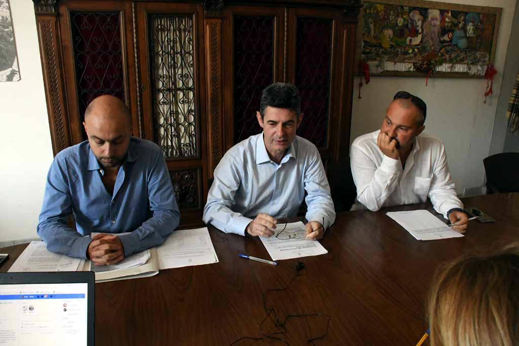 Carrara, il sindaco: «Pietra tombale sull’ampliamento verso sud del porto» 