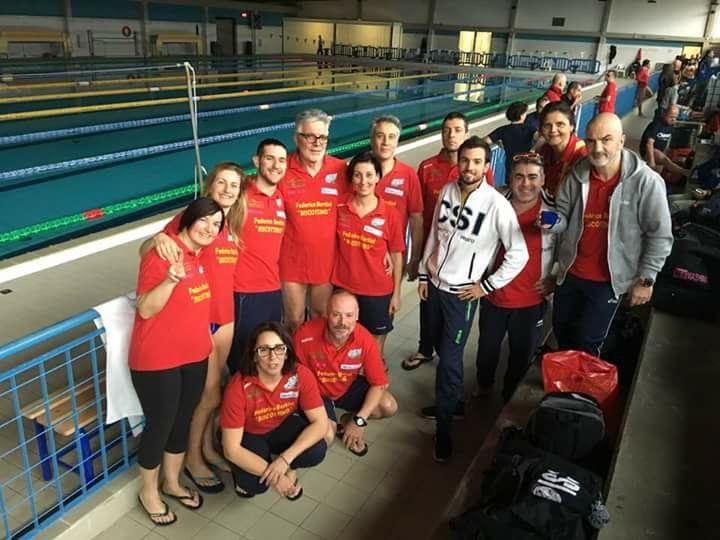 Lo staff tecnico del Csi Nuoto Prato a Livorno
