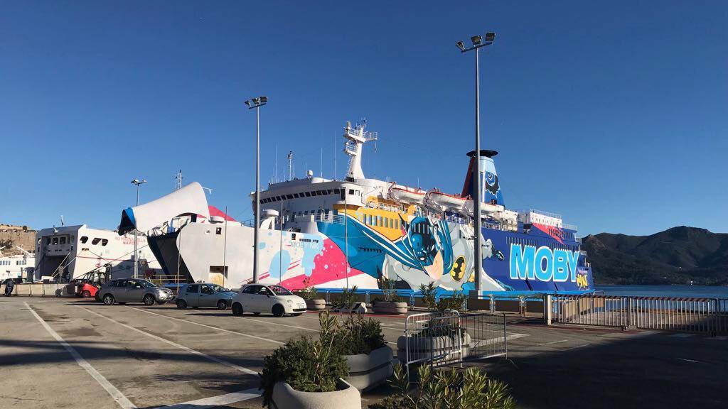 La Moby Niki bloccata in banchina