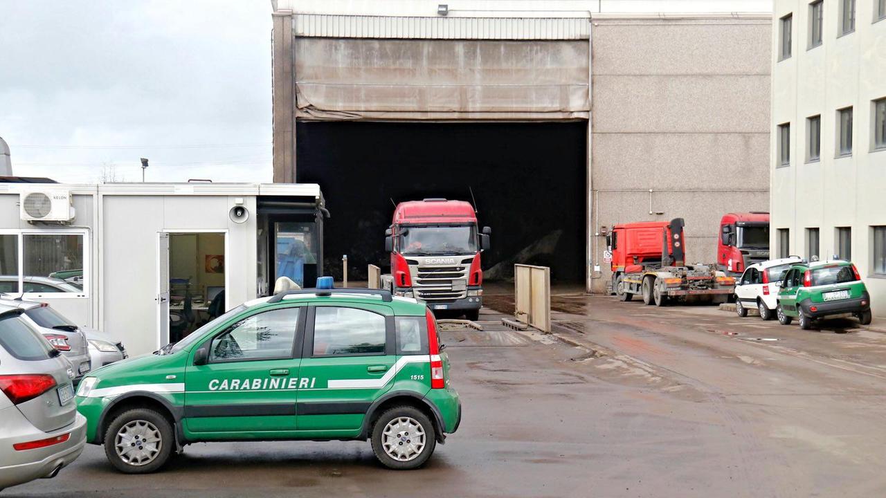 I carabinieri alla Rari di Livorno (foto Marzi / Pentafoto)