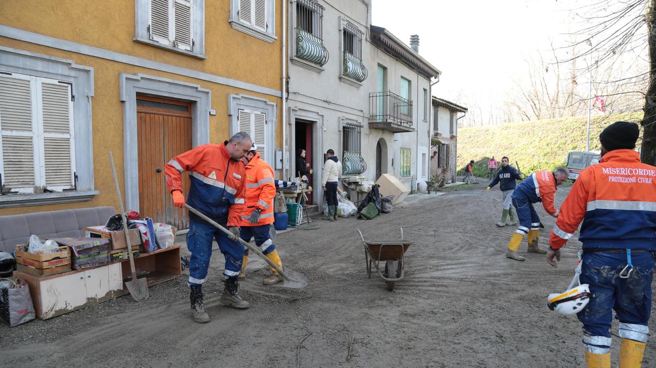 La rabbia degli alluvionati: «Servono più badili e meno riunioni»