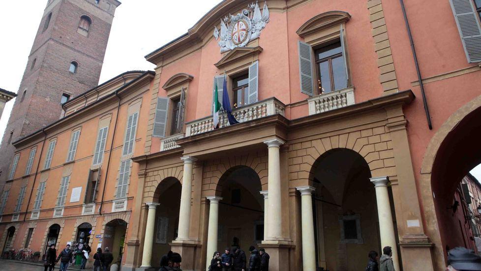 Candidato contesta il bando che assegna il posto da dirigente 
