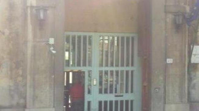 Esce dal carcere e picchia di nuovo la madre: arrestato