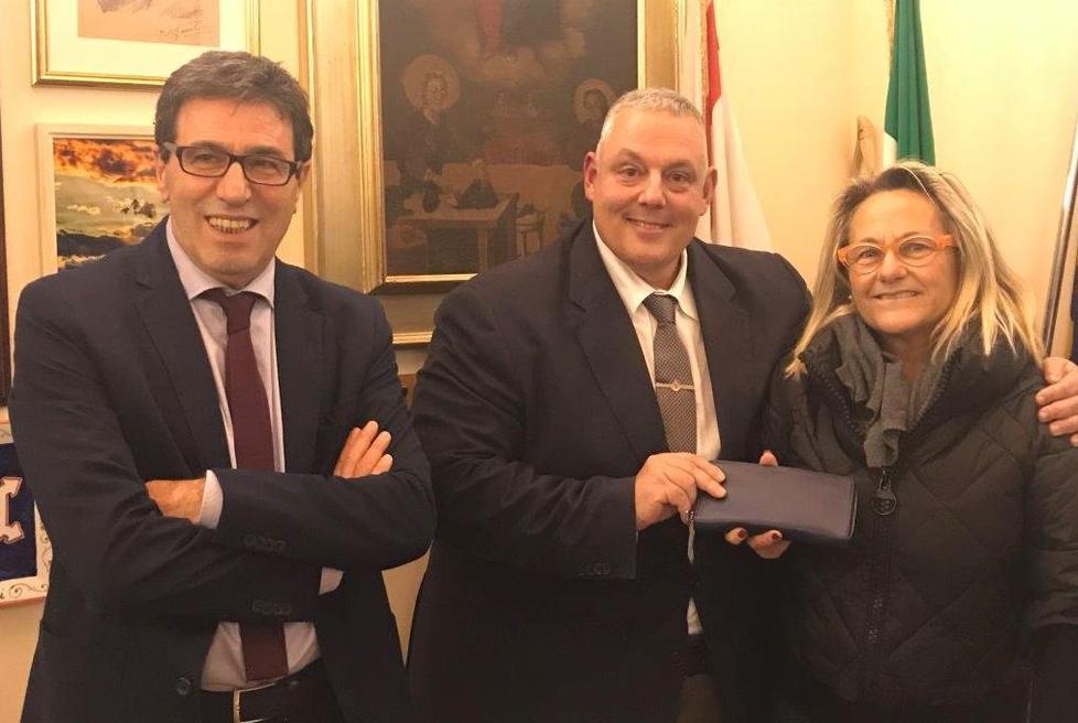 Il lungo viaggio a lieto fine del portafogli perso a Firenze