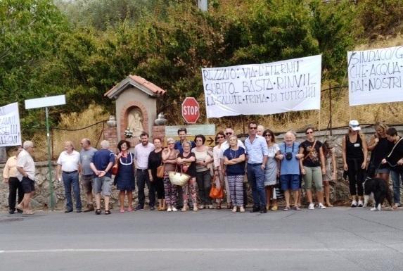 Multe per gli striscioni, raccolti 775 euro 