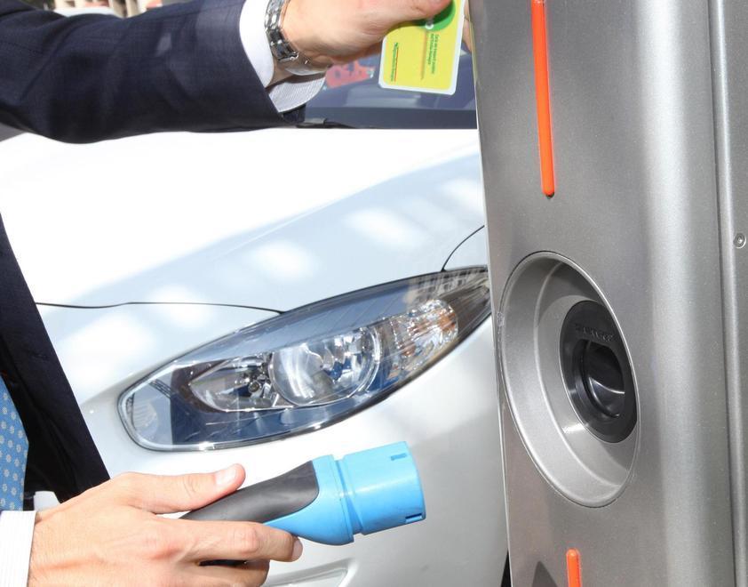 Ai Lidi si ricarica l’auto elettrica 