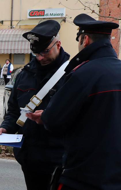Spara nel cortile, denunciato 