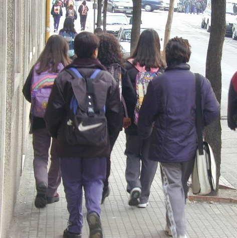 Docenti derisi su Facebook, sospesi quindici studenti 
