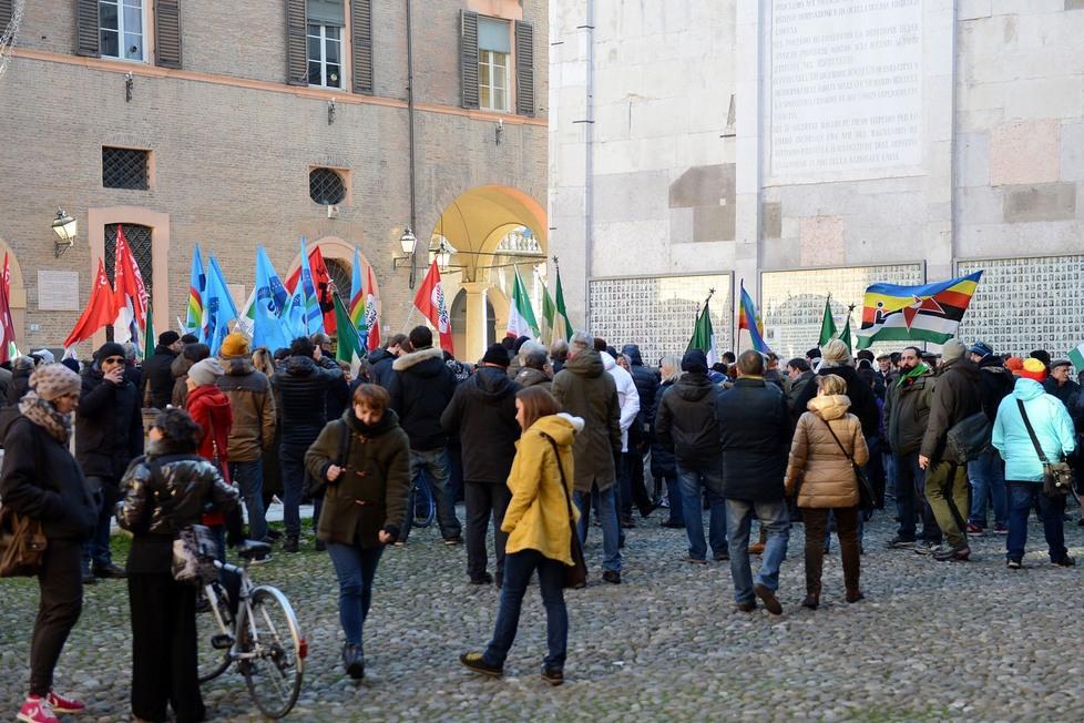 Modena, M5S e i presidi su antifascismo e ius soli: «No agli estremismi ma non ci saremo» 