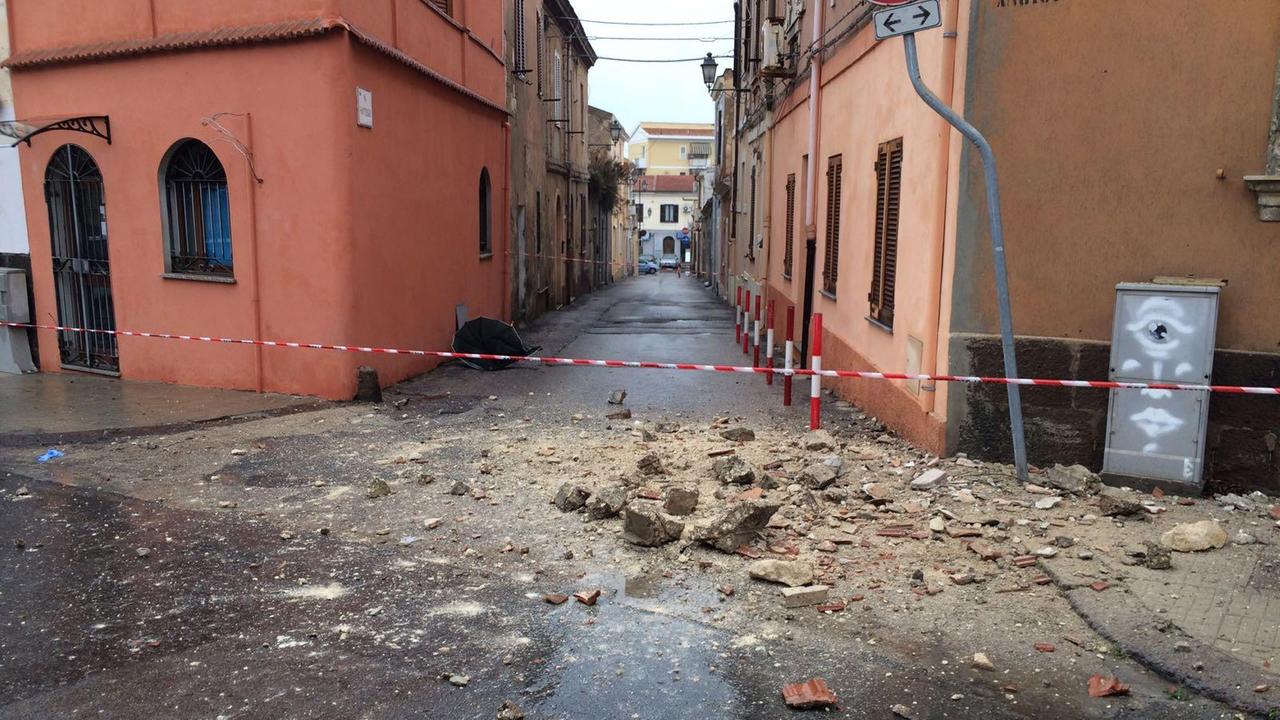 Maltempo a Sassari, si aggravano le condizioni della ragazza ferita