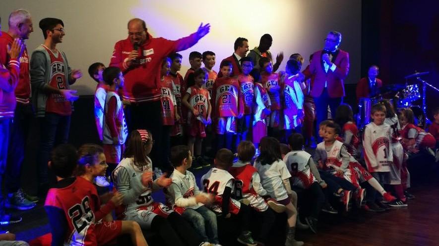 Piccoli a canestro per il trofeo di Natale
