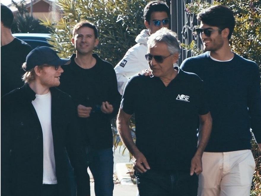Ed Sheeran ospite a casa Bocelli a Forte dei Marmi per una canzone 