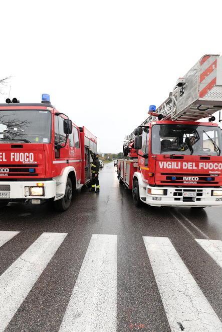 Scontro fra auto, paura per una fuga di gas