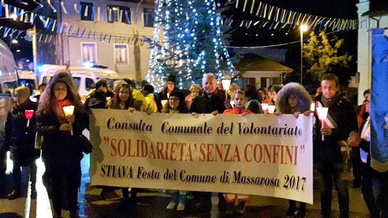 Dopo la fiaccolata solidale il ricordo dei partigiani