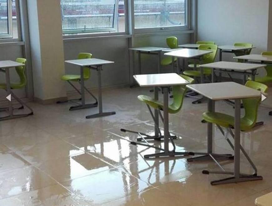 La scuola nuova si è già allagata 